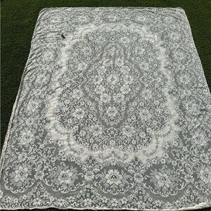 Vintage Ivory Lace Tablecloth